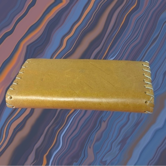 Handmade Hand Stitched Leather Wallet - Picture 8 of 9